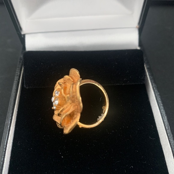 Beautiful fashion gold fashion ring. - Picture 1 of 3